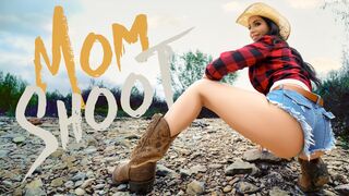 Sassy Cowgirl Tries To Seduce A Stranger By Parading Her Juicy Ass In Her Tight Shorts - MomShoot
